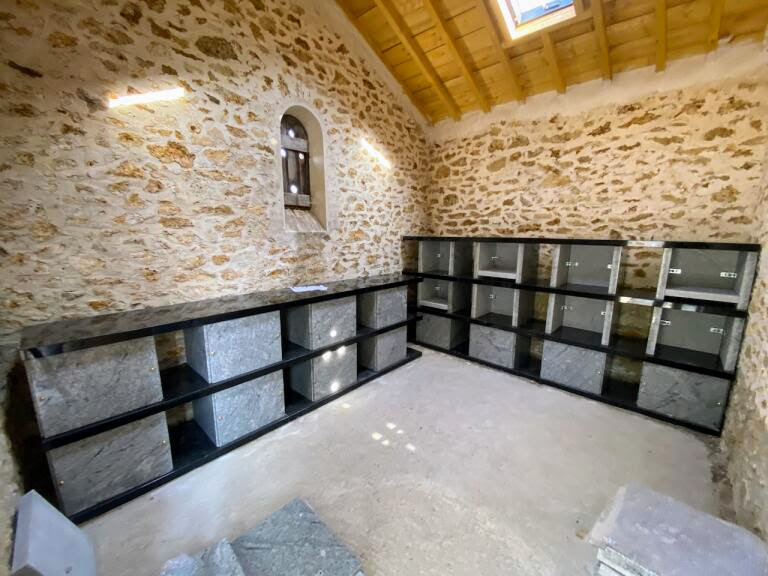 Columbarium en cours de construction 77750